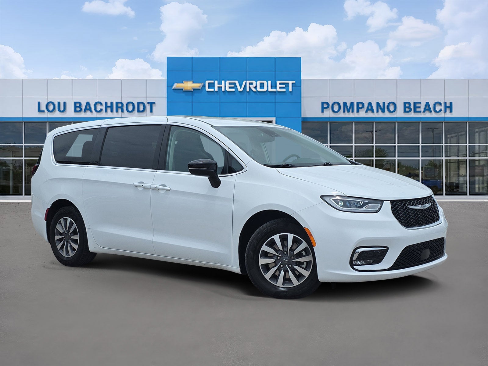2024 Chrysler Pacifica Hybrid Select in Bright White Cl — front three-quarter view