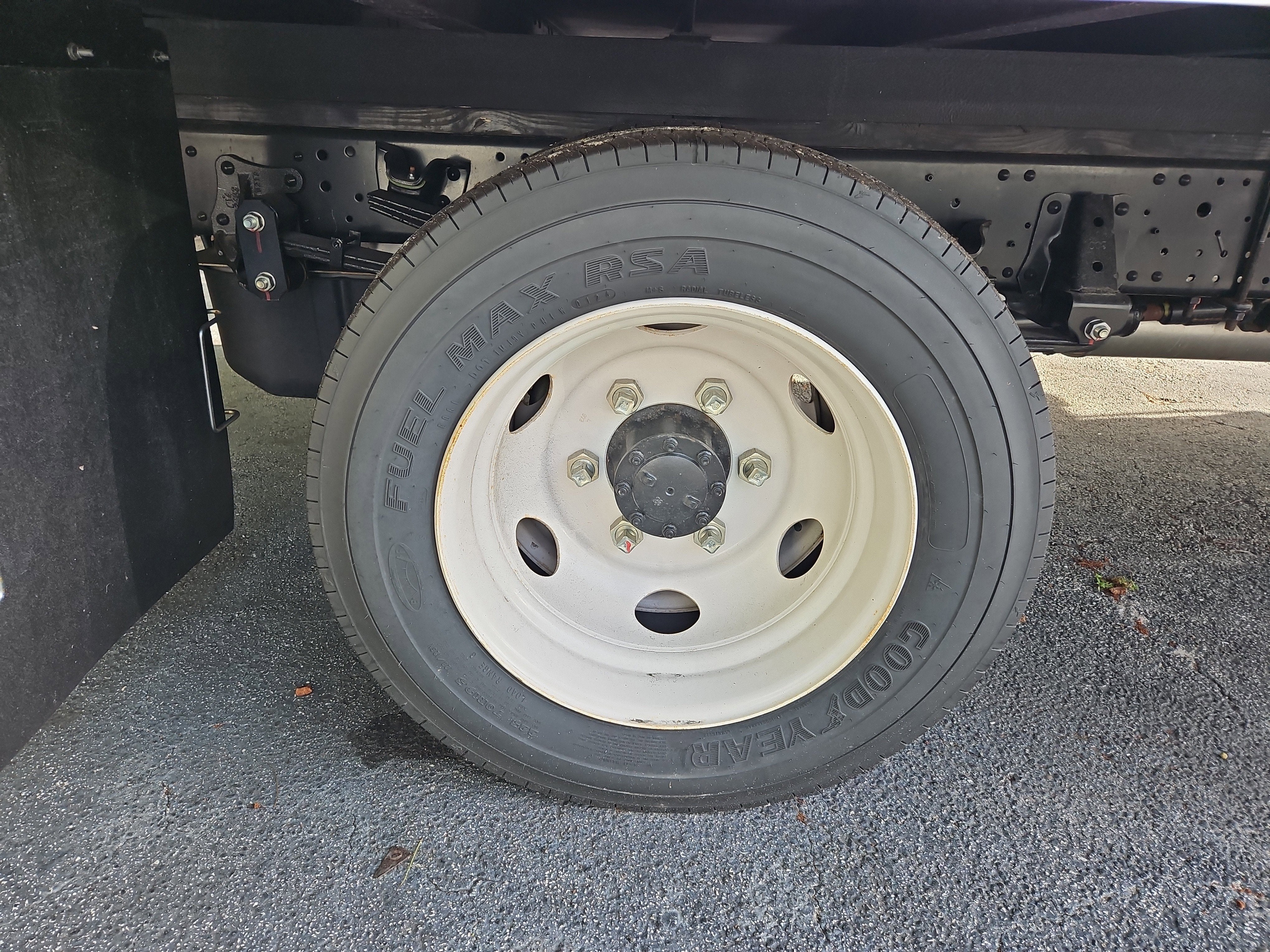 2025 Chevrolet Low Cab Forward 5500 XG — detail view