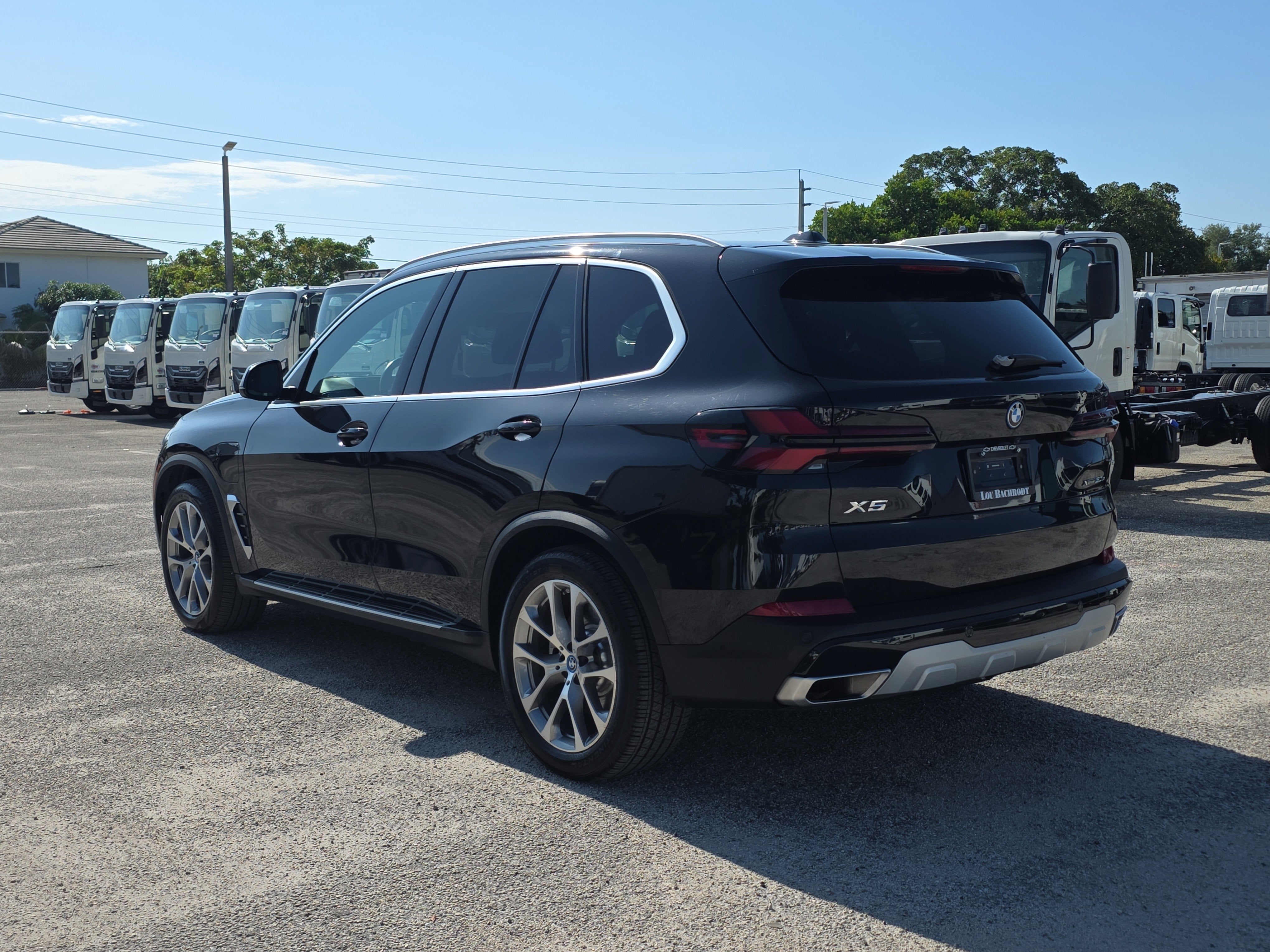 2025 BMW X5 — detail view